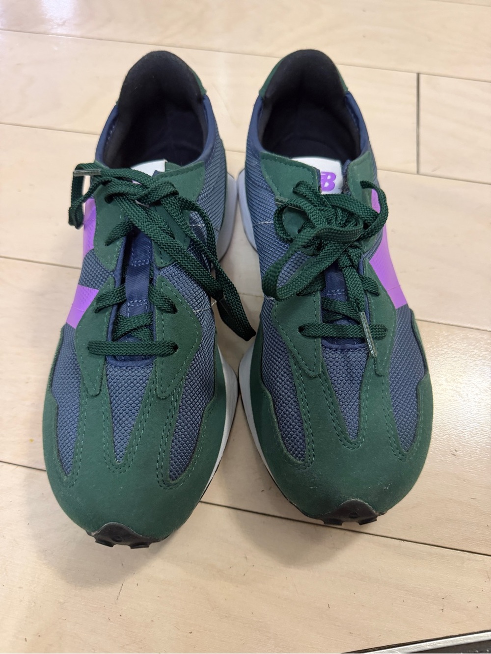 New Balance Women’s Green & Purple Athletic Sneakers Sz 37/4.5